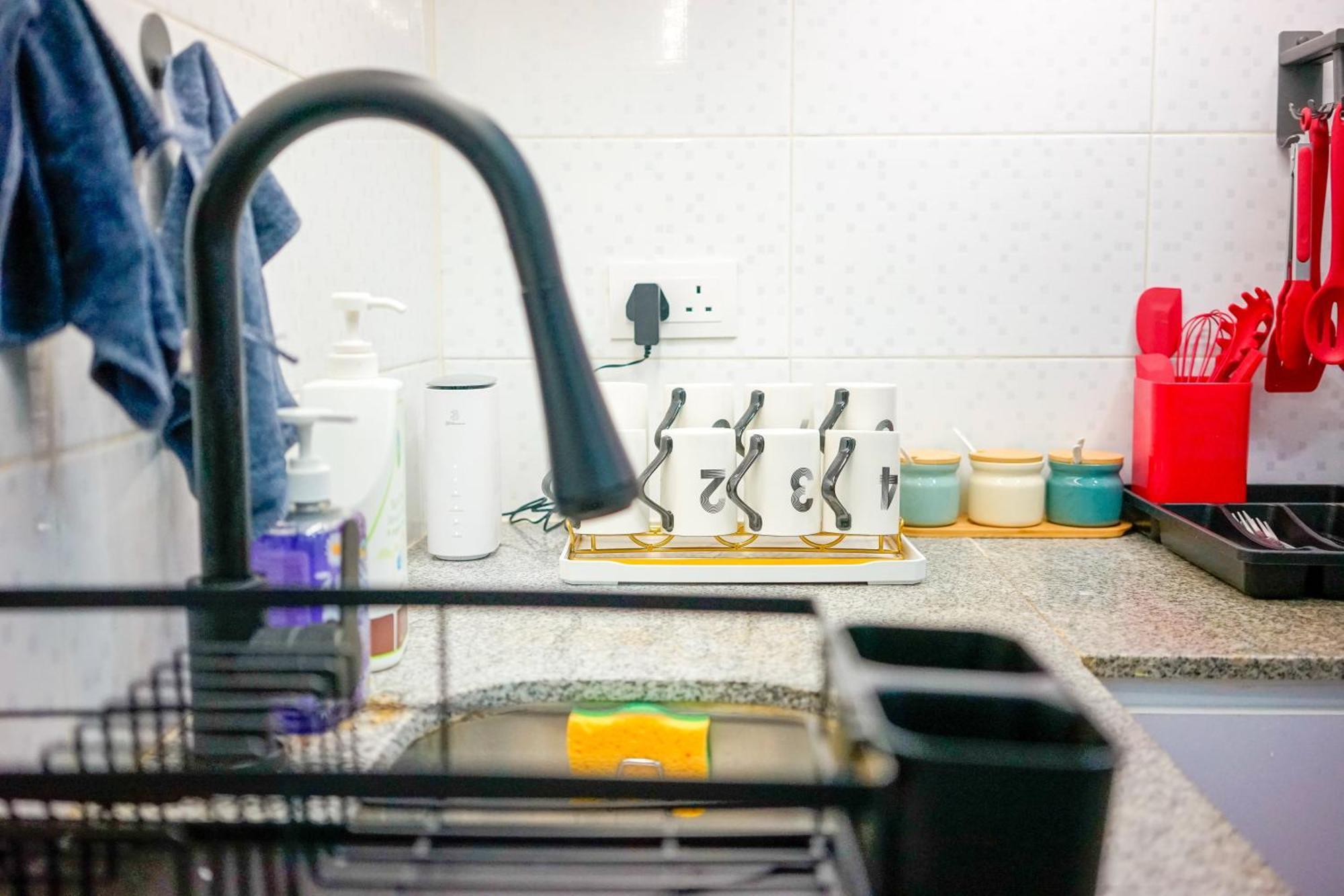 Student Accommodation - 292 Hennessy Road 香港 外观 照片